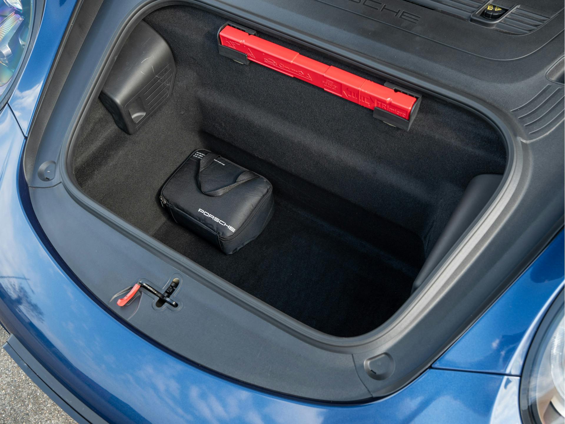 Porsche 911 Cabrio 3.0 Carrera 4 GTS | Blue Metallic Wrap | Bose | Adaptieve Sport-Stoelen